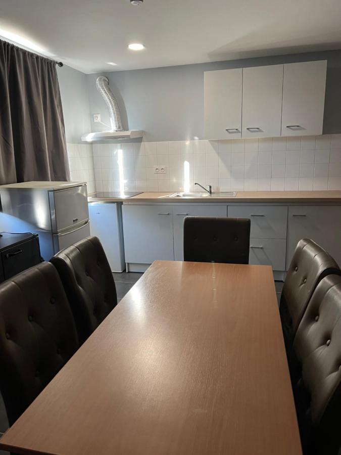 Paris Par Trains, Area, Studios Avec Salle De Bain Et Kitchenette Privees, Ou, Chambres Avec Salles Bain Et Cuisines Communes Persan Luaran gambar